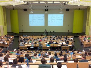 University College Laboratory Classroom Lecture Hall Students Professor Photo by Nikolay Georgiev from Pixabay